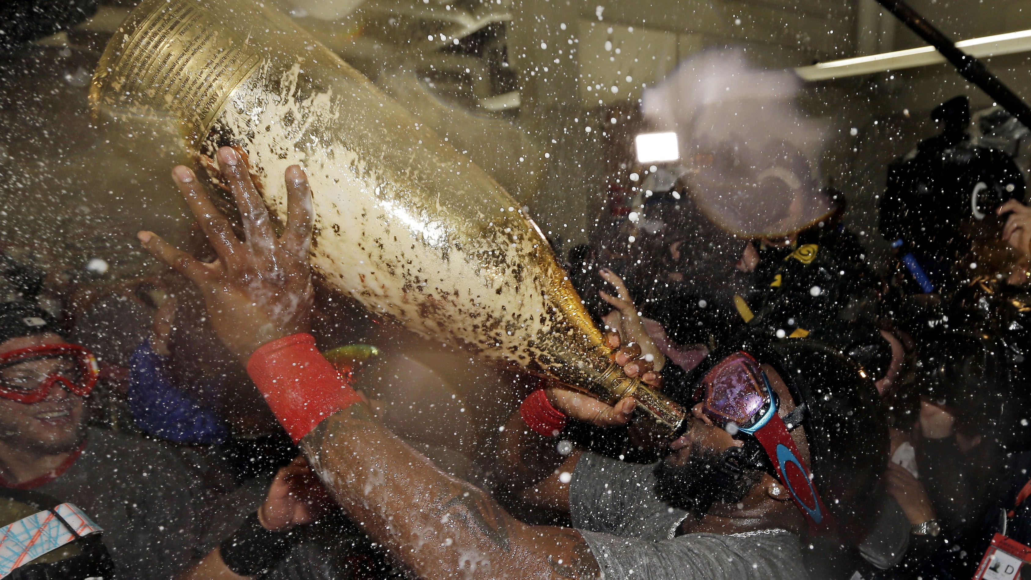 david-ortiz-champagne-1